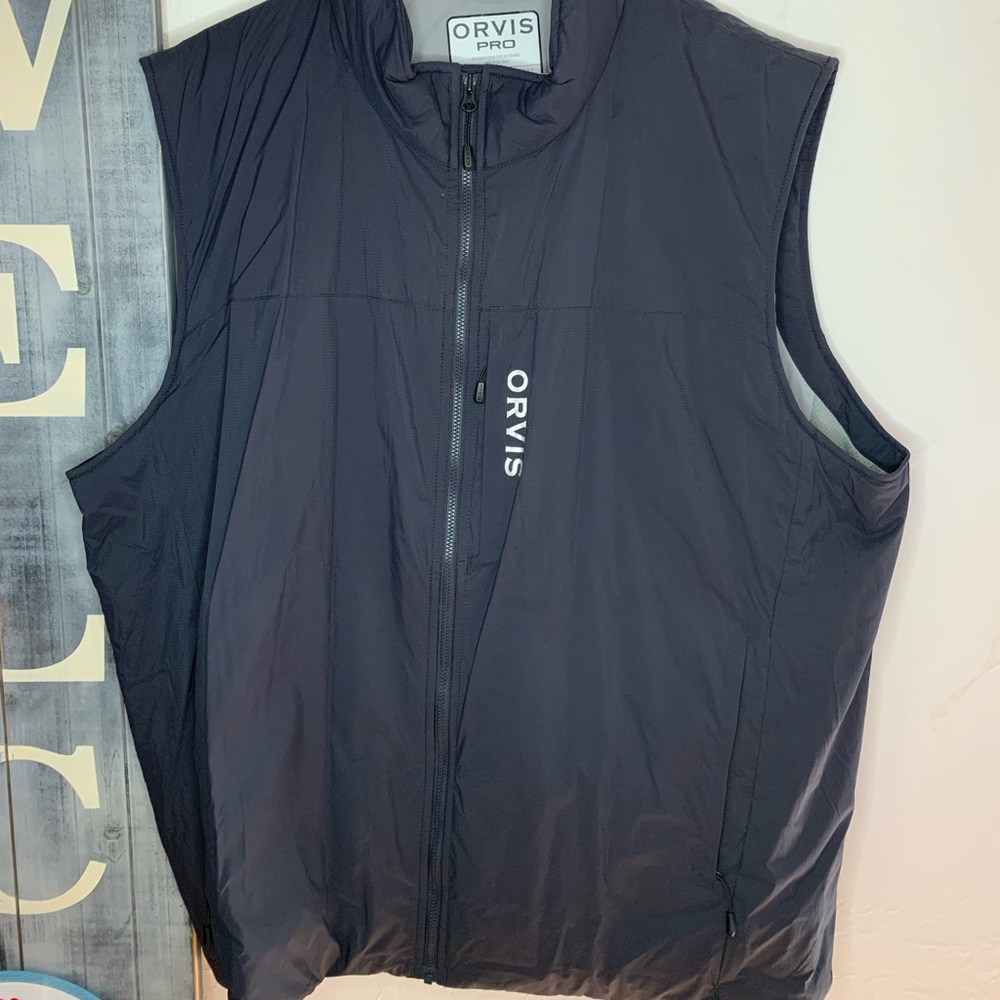 Orvis men’s pro vest same vest but with blackout logo